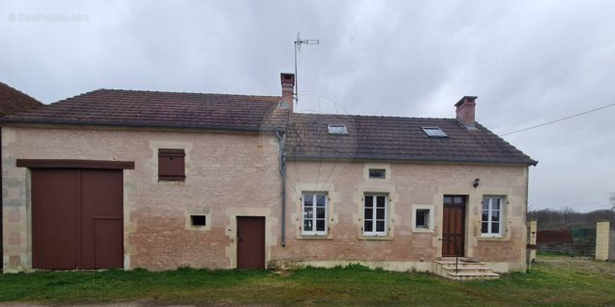 Maison à GIRY