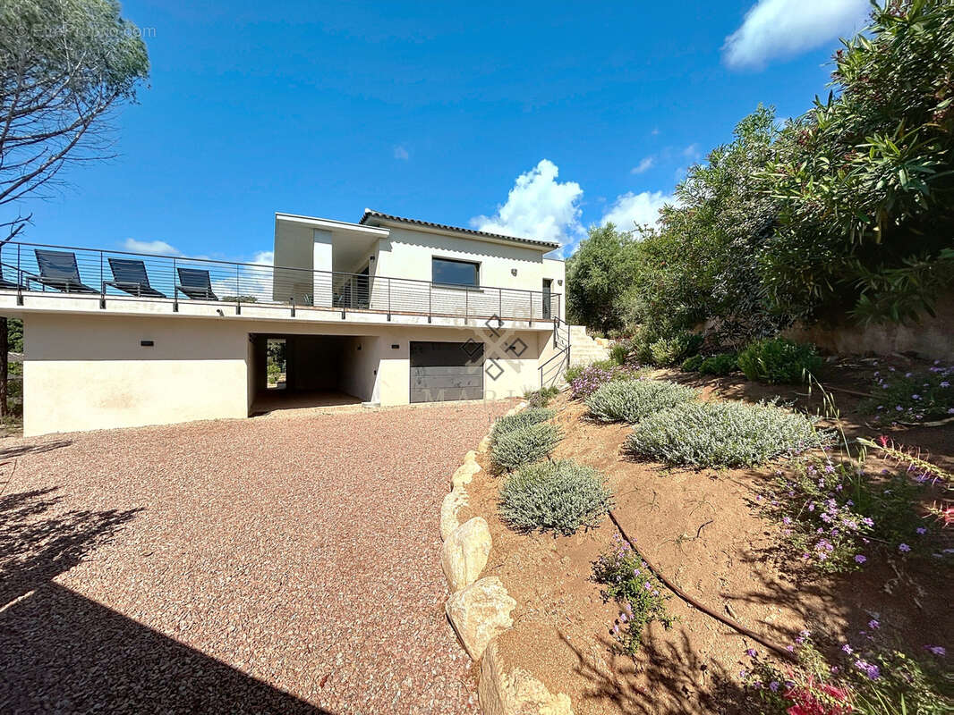 Maison à PORTO-VECCHIO