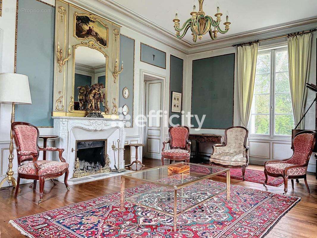 Maison à LATILLE