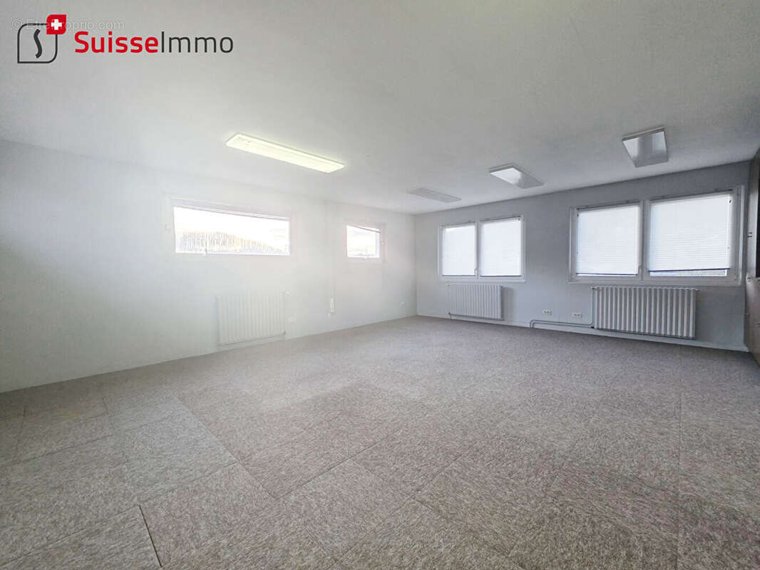 Commerce à PONT-DE-ROIDE