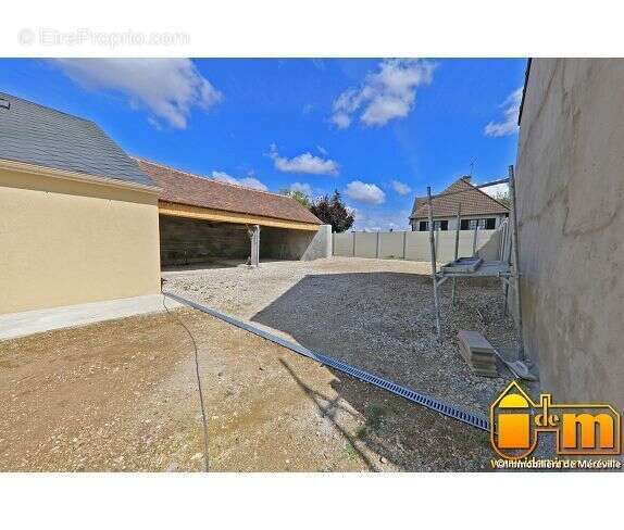 Maison à MEREVILLE