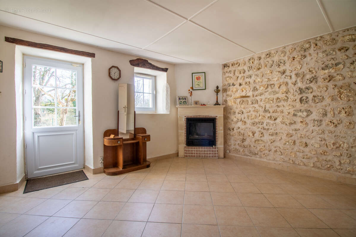 Maison à SAINT-SAVINIEN