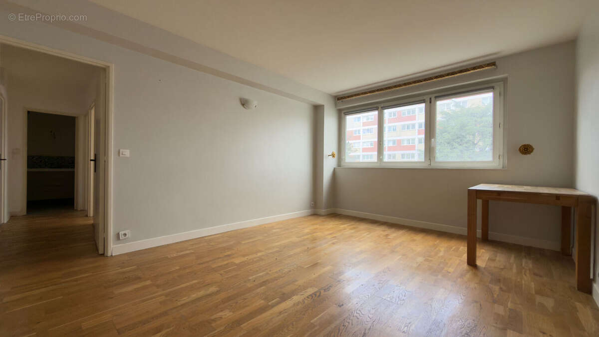 Appartement à MONTROUGE