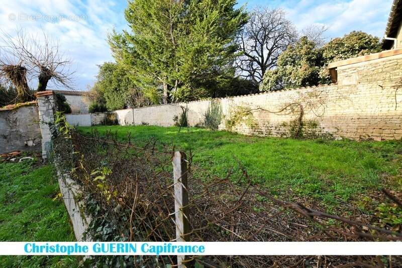 Local/bureau à vendre proche de MONTIGNAC CHARENTE (16) - photo 2