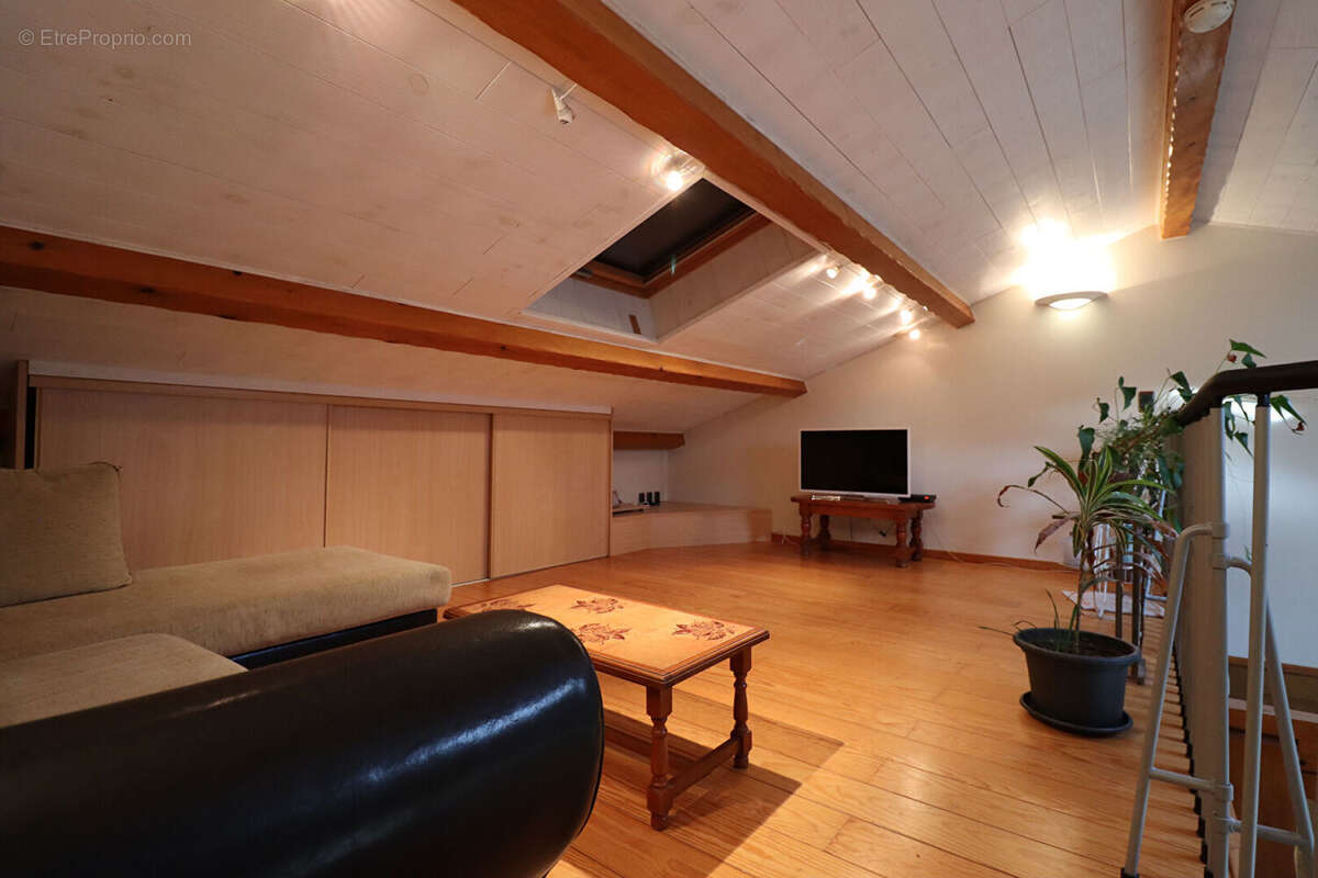 Maison à SAINT-CIERGE-SOUS-LE-CHEYLARD