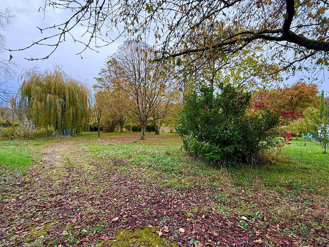 Terrain à COULOMMIERS
