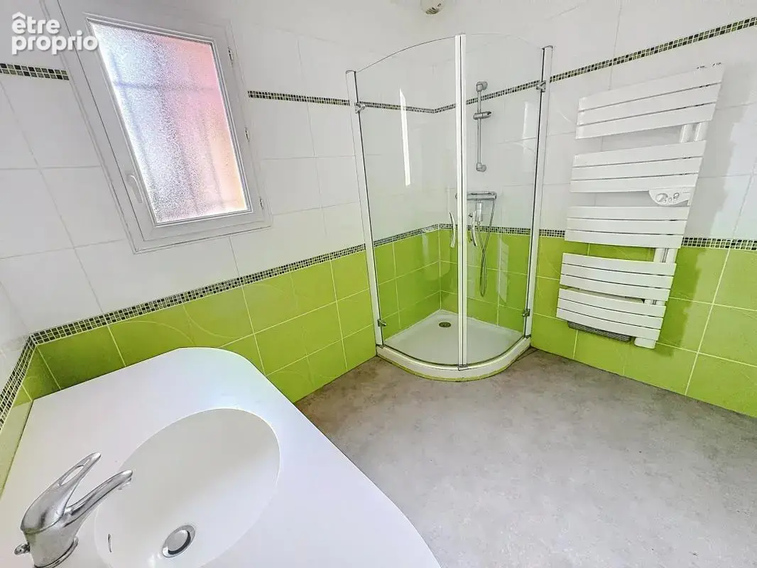Maison de 5 pièces de 103 m² à Saint-Étienne-de-Tulmont - photo 9