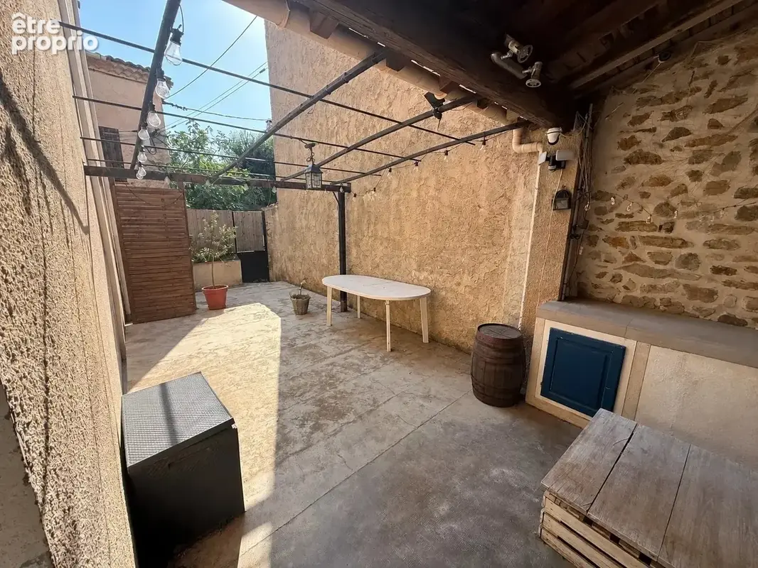 Maison de village – 118 m² – 3 chambres – cour intérieure – caves - photo 2