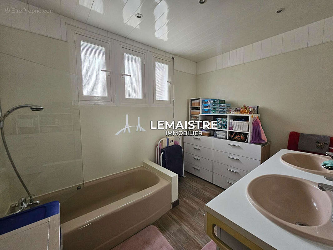 Maison à FONTAINE-LA-MALLET