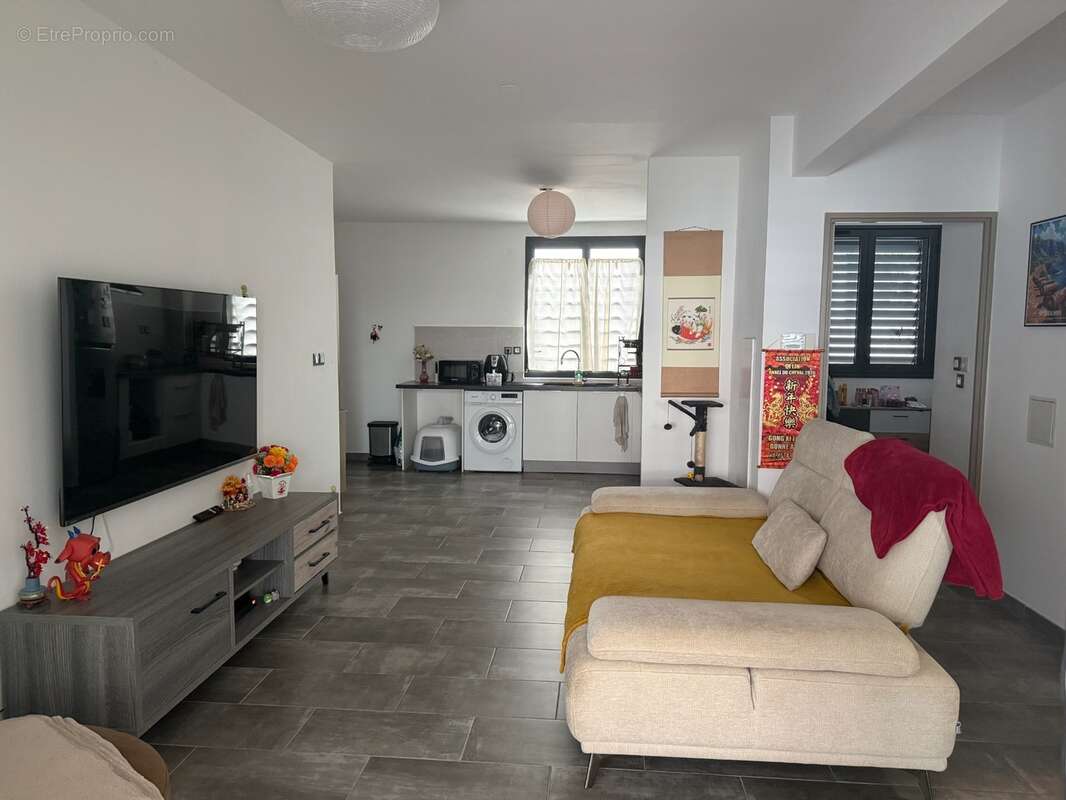 Appartement à vendre 3 pièces SAINT DENIS (974) - Centre Ville - photo 2
