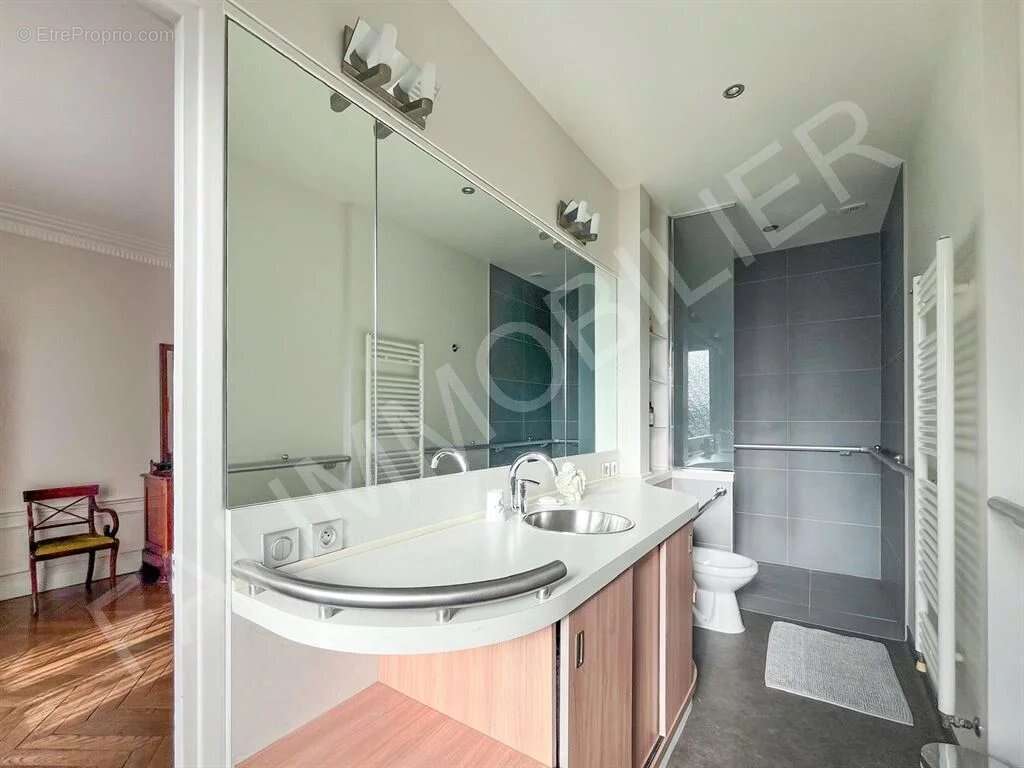 Appartement à PARIS-12E