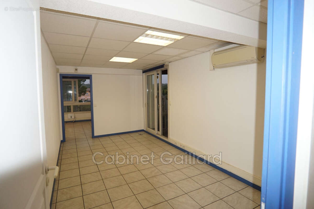 Commerce 122 m² à Callian  - photo 8