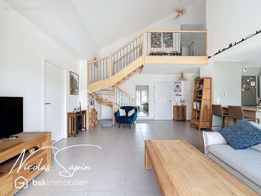 Appartement à VARCES-ALLIERES-ET-RISSET