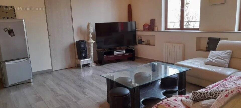 Maison à BAZINCOURT-SUR-SAULX