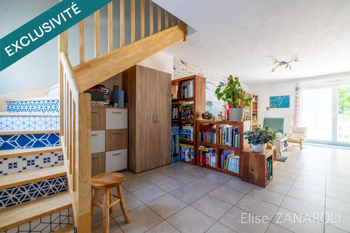 Maison 114 m² à Roussy-Le-Village  - photo 4