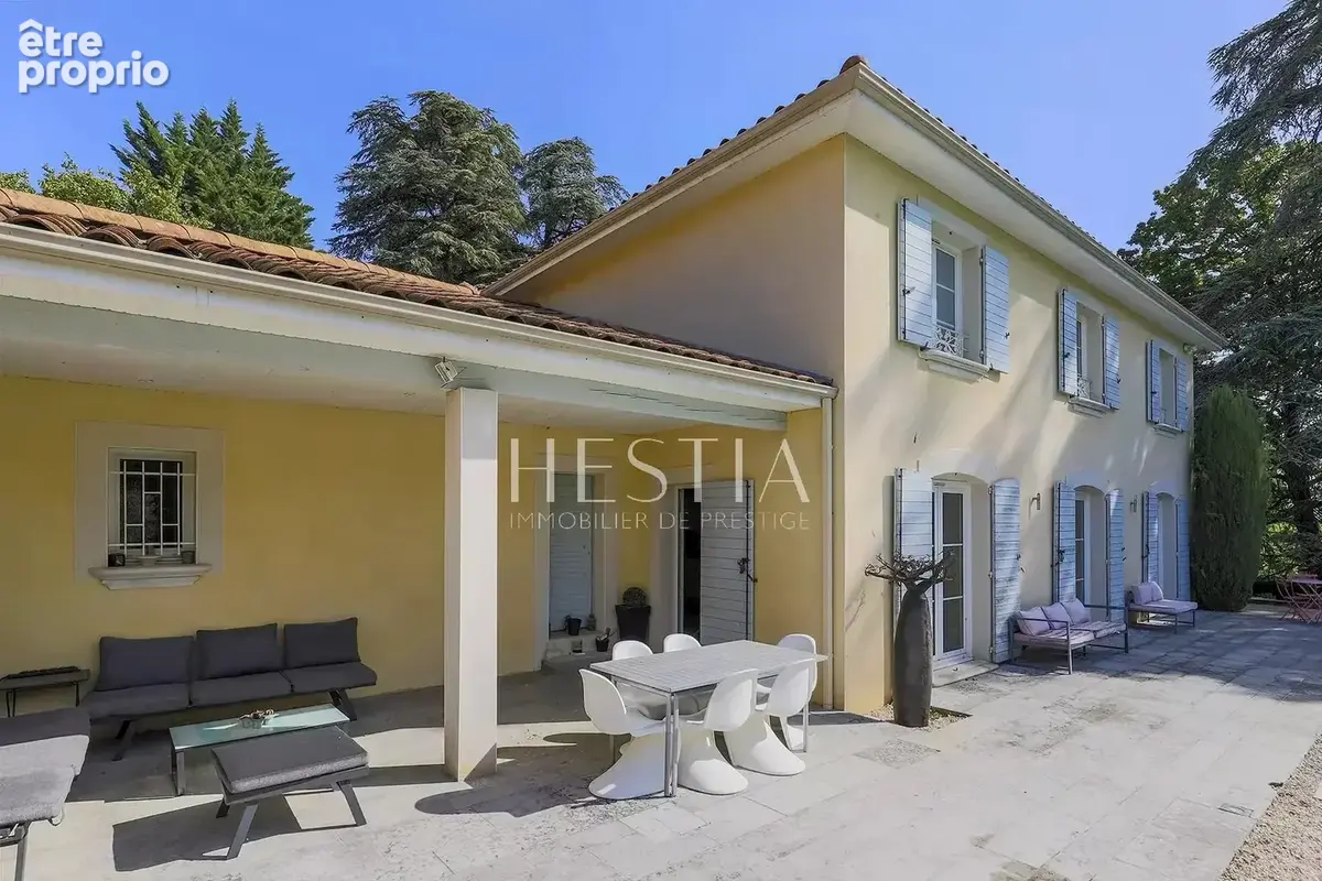 Villa esprit "Bastide" dans un cadre verdoyant - photo 4