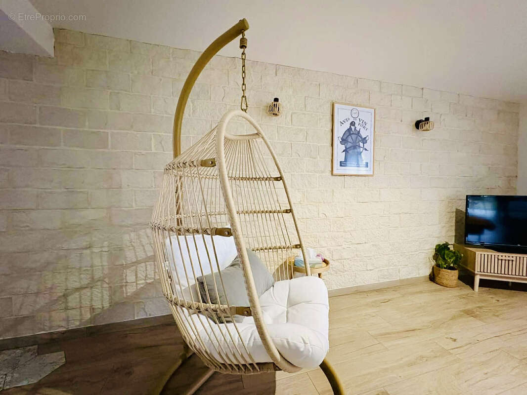 Maison de village, entièrement réhabilitée, où la pierre raconte l’histoire - photo 12