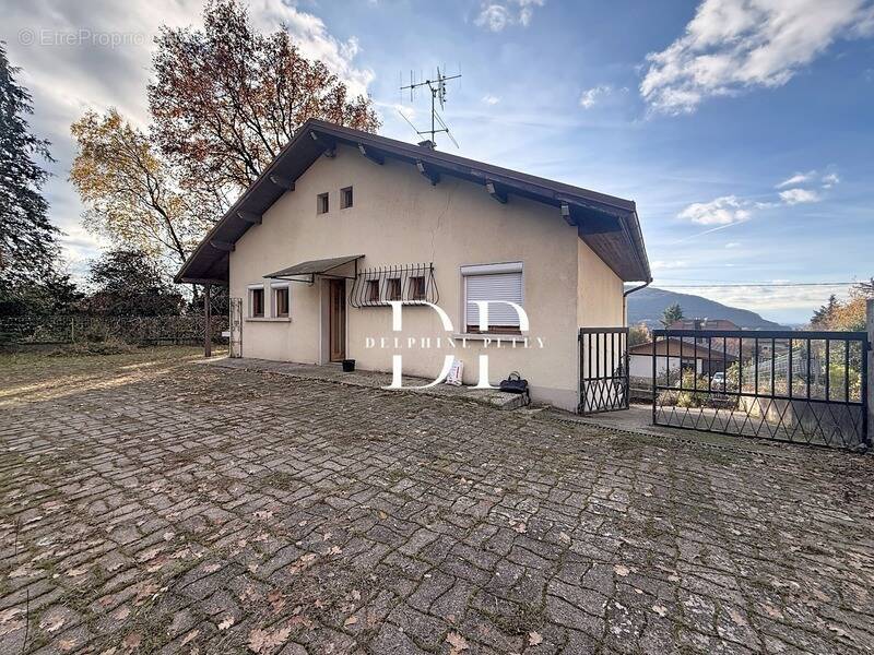 Maison à VETRAZ-MONTHOUX