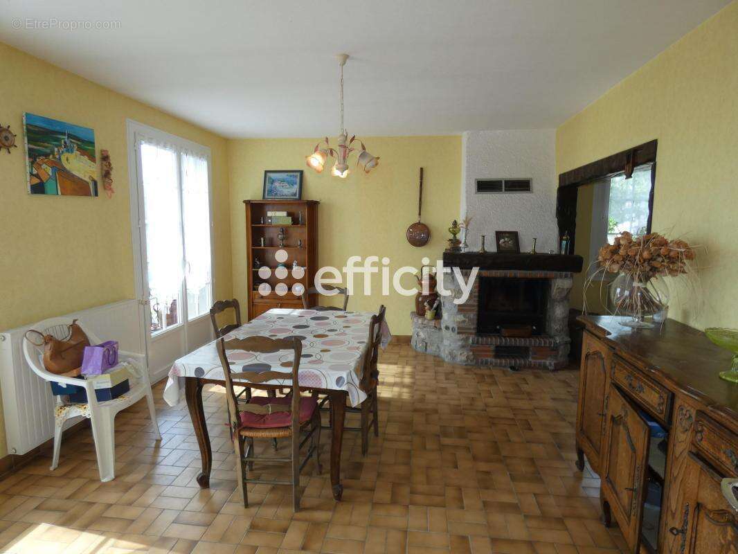 Maison à MAZERIER