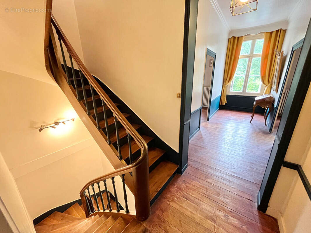 Maison à SAINT-ETIENNE-DE-CHIGNY