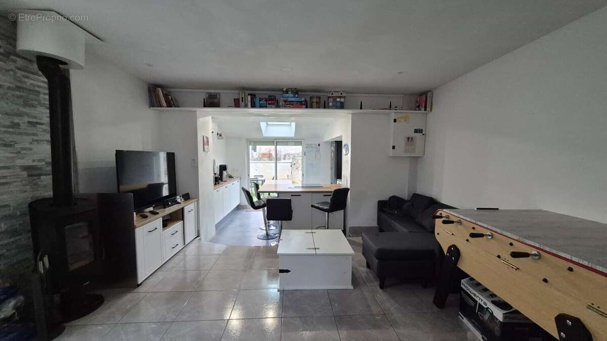 Maison à SAVIGNY-LE-TEMPLE