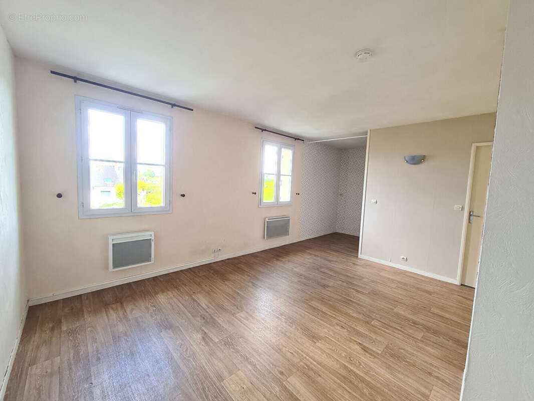 Appartement à LE PERRAY-EN-YVELINES