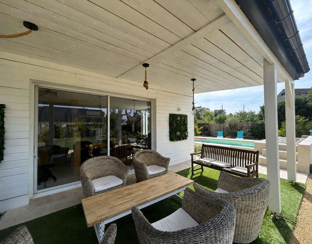 Maison rénovée, habitable de suite, garage, jardin clos avec piscine - photo 15