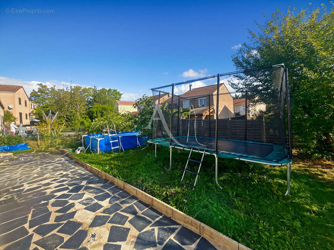 Maison à LES MUREAUX