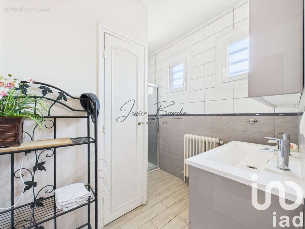 Photo 8 - Maison à MONTEREAU-FAULT-YONNE