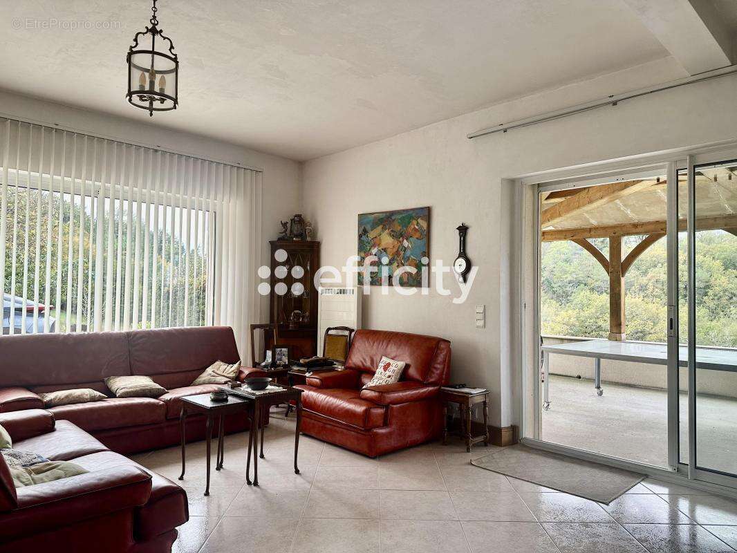 Maison à CENAC-ET-SAINT-JULIEN