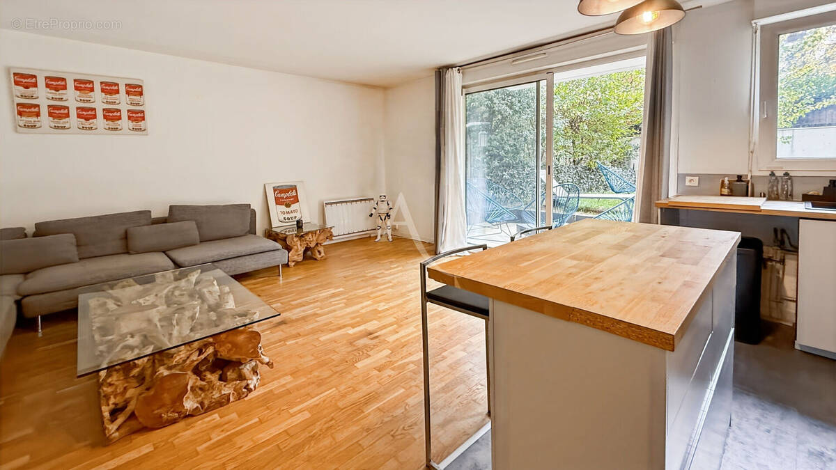 Appartement à LA GARENNE-COLOMBES