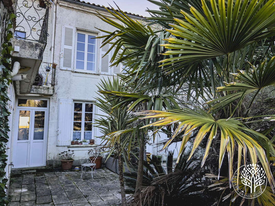 Maison à TONNAY-CHARENTE