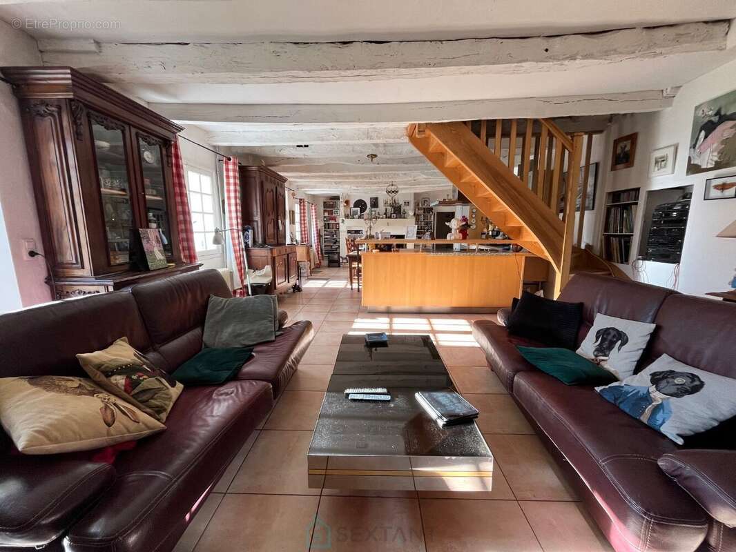 Maison à LIORAC-SUR-LOUYRE