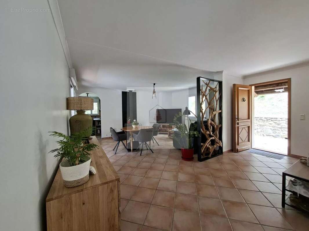 Maison à SENECHAS