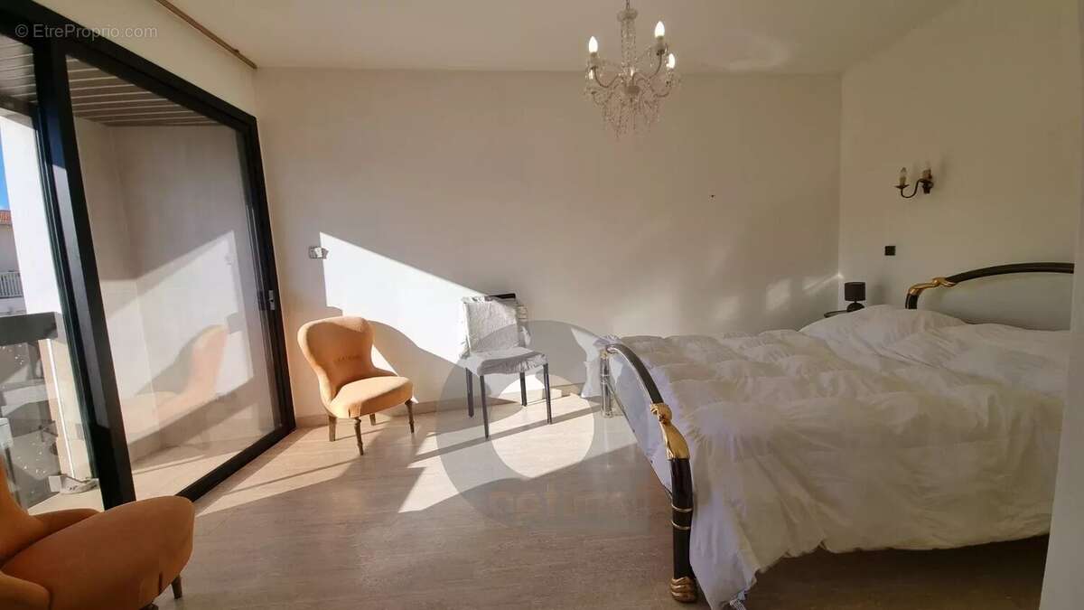 Appartement à ROQUEBRUNE-CAP-MARTIN