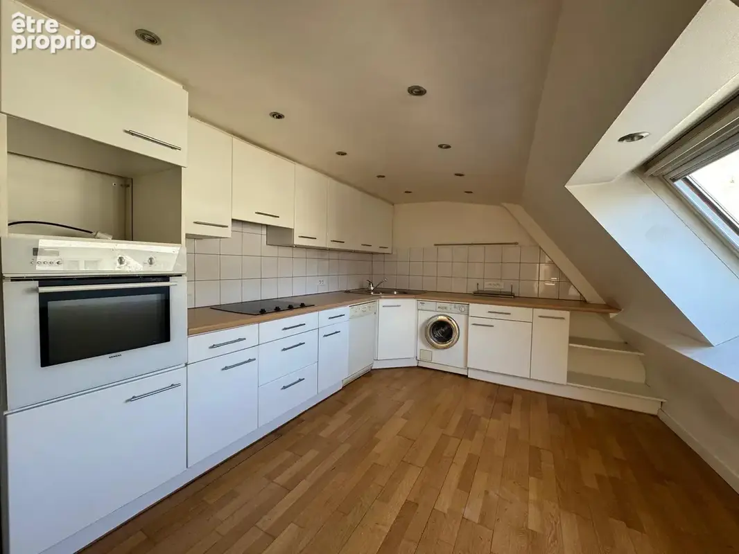 Dernier etage avec ASCENSEUR sur les Quais - photo 4