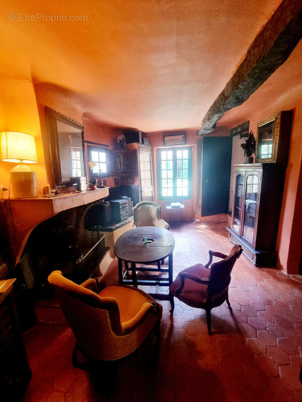 Maison à CHATEAUDOUBLE