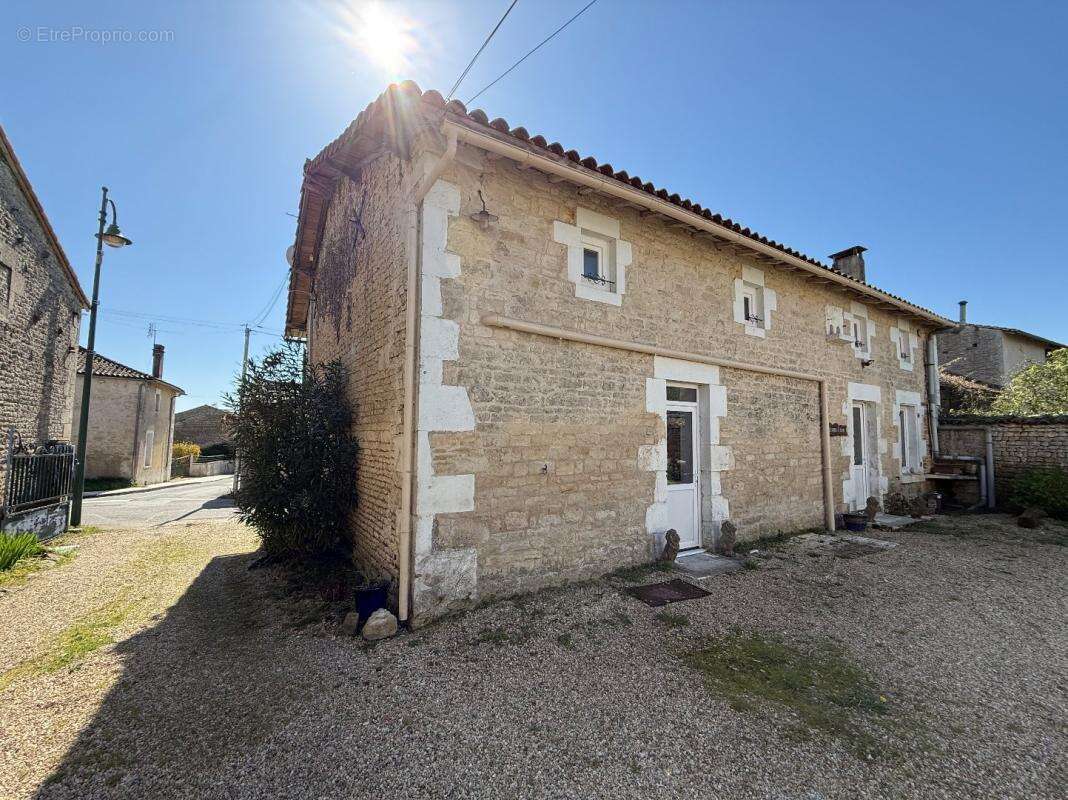Maison à TILLOU