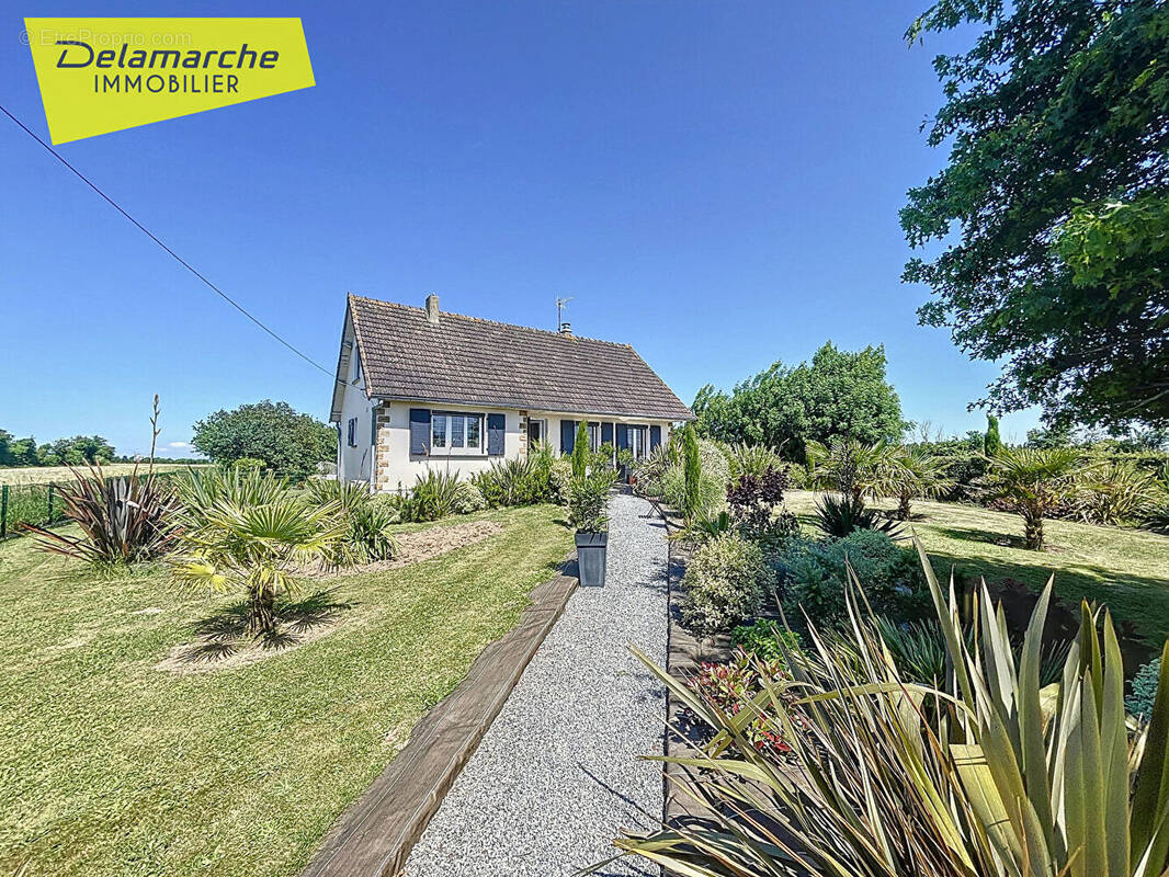 Maison à SAINT-PAIR-SUR-MER