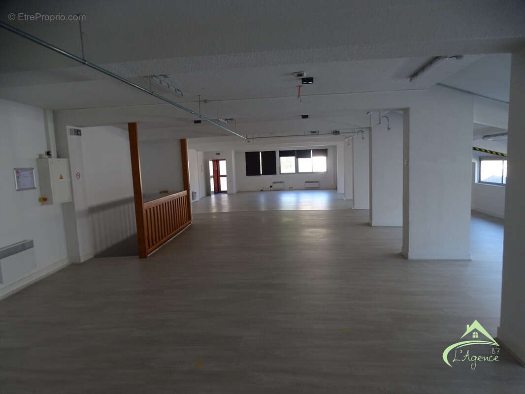 Commerce à SAINT-JUNIEN