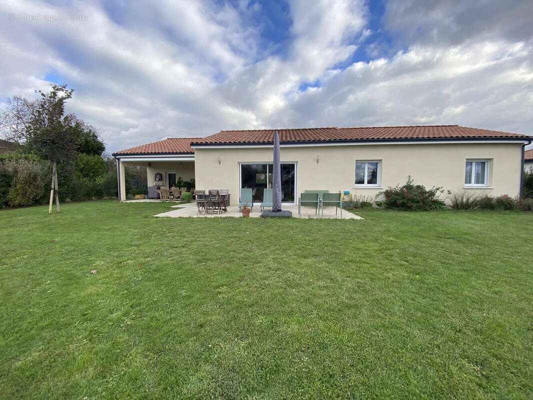 Maison à LESCURE-D&#039;ALBIGEOIS