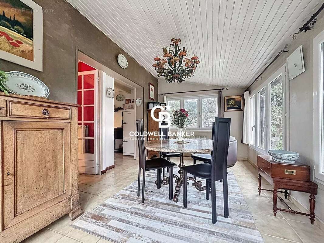 Maison à BAGNOLS-EN-FORET