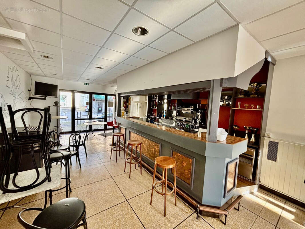 Commerce à TAULIGNAN