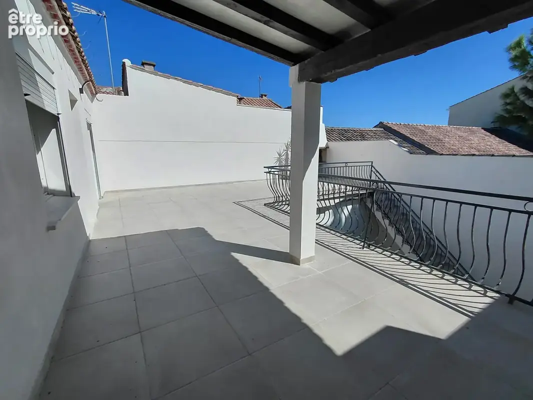 Appartement entièrement rénové avec grande terrasse Centre ville tout proche - photo 10
