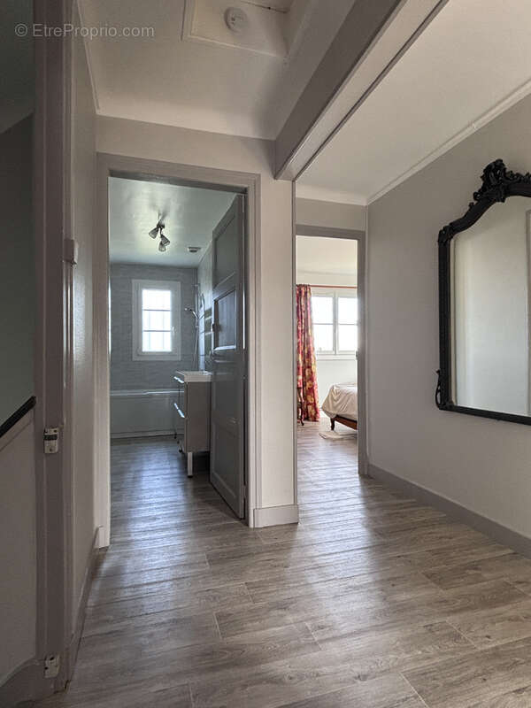 Maison à MONTREUIL-LA-CAMBE