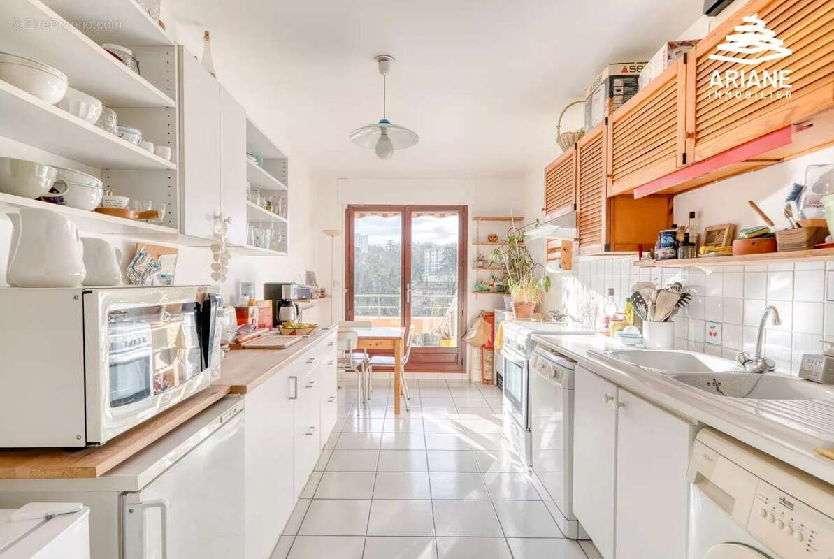 Appartement à LYON-9E