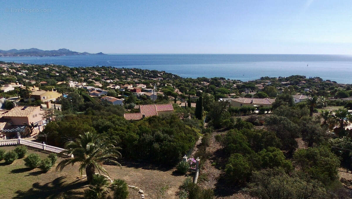 Terrain à LES ISSAMBRES