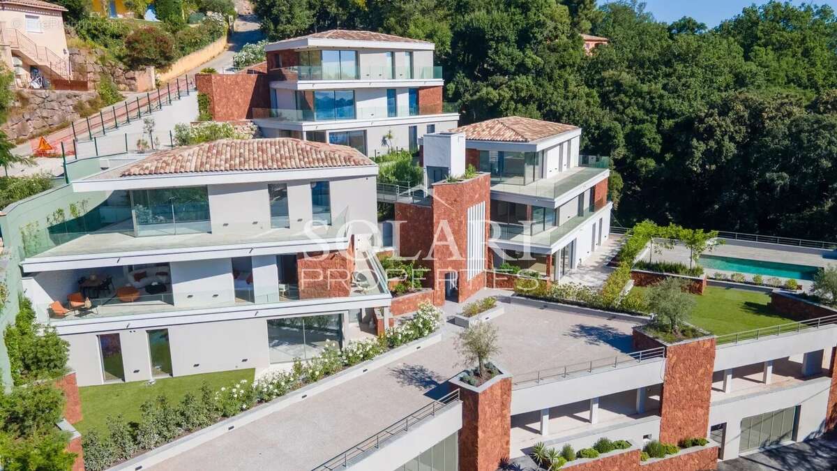 Appartement à LES ADRETS-DE-L'ESTEREL