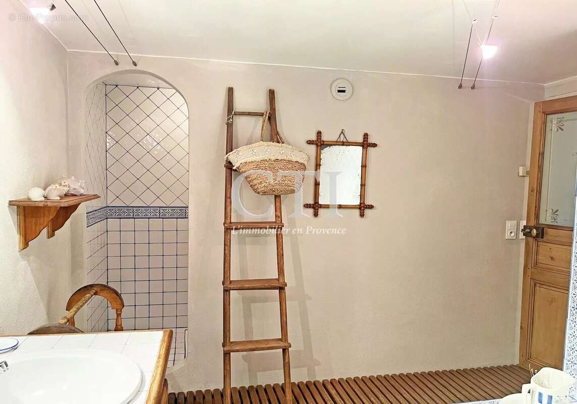 Maison à VAISON-LA-ROMAINE