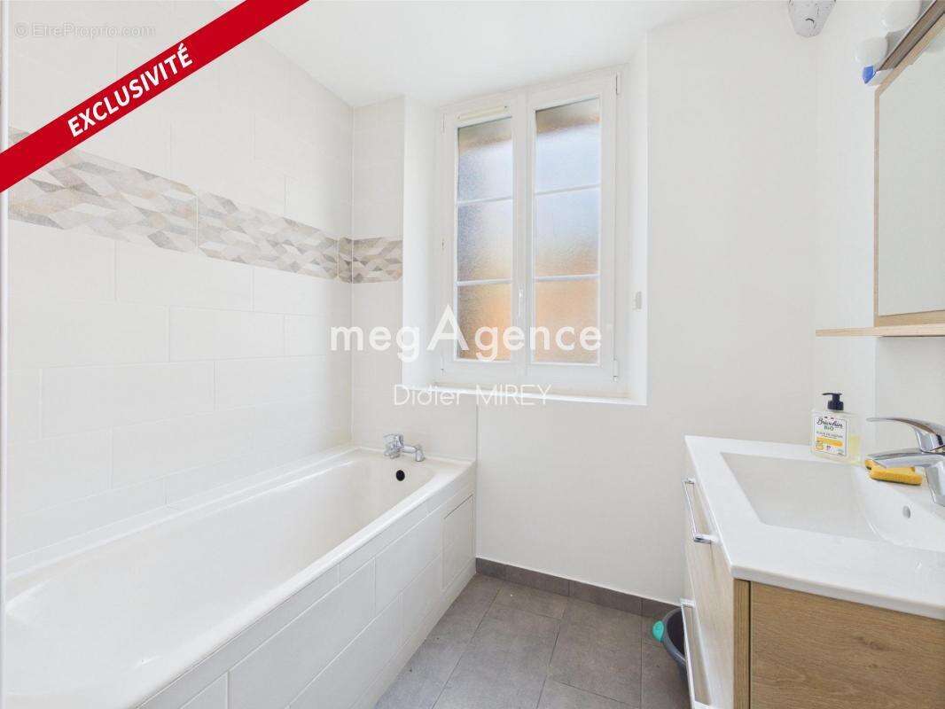 Maison à AIX-EN-OTHE